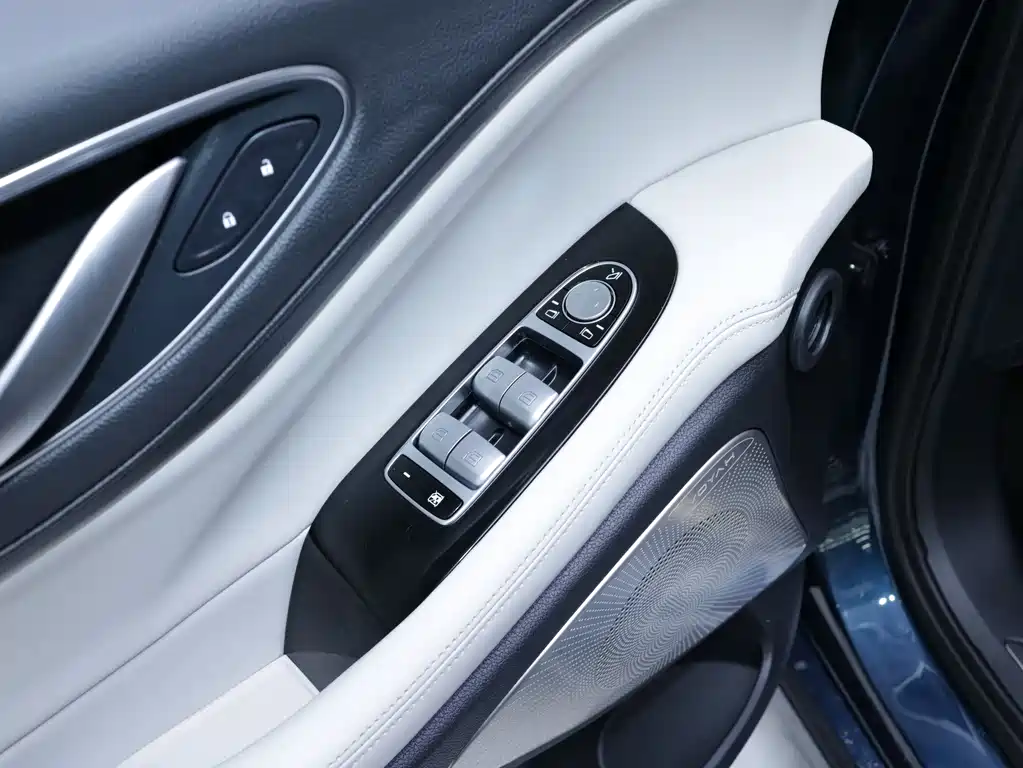 Lantu Automobile Lantu Dreamer 2025 PHEV AWD Flagship Kunpeng Edition 2025 - thumbnail 11