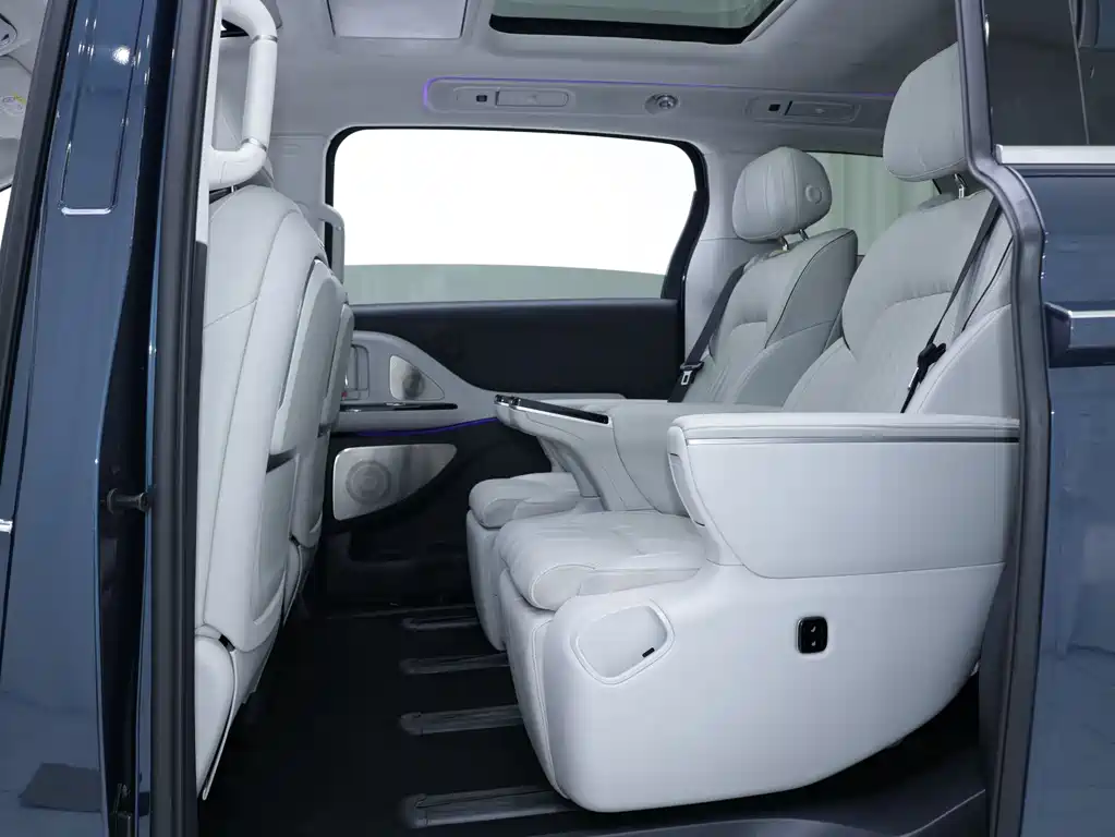 Lantu Automobile Lantu Dreamer 2025 PHEV AWD Flagship Kunpeng Edition 2025 - thumbnail 12