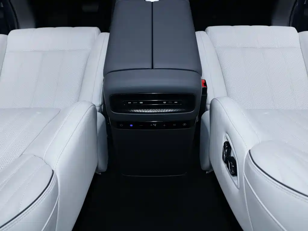 Lantu Automobile Lantu Dreamer 2025 PHEV AWD Flagship Kunpeng Edition 2025 - thumbnail 14