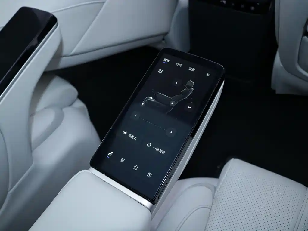 Lantu Automobile Lantu Dreamer 2025 PHEV AWD Flagship Kunpeng Edition 2025 - thumbnail 17