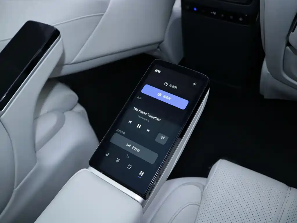 Lantu Automobile Lantu Dreamer 2025 PHEV AWD Flagship Kunpeng Edition 2025 - thumbnail 18