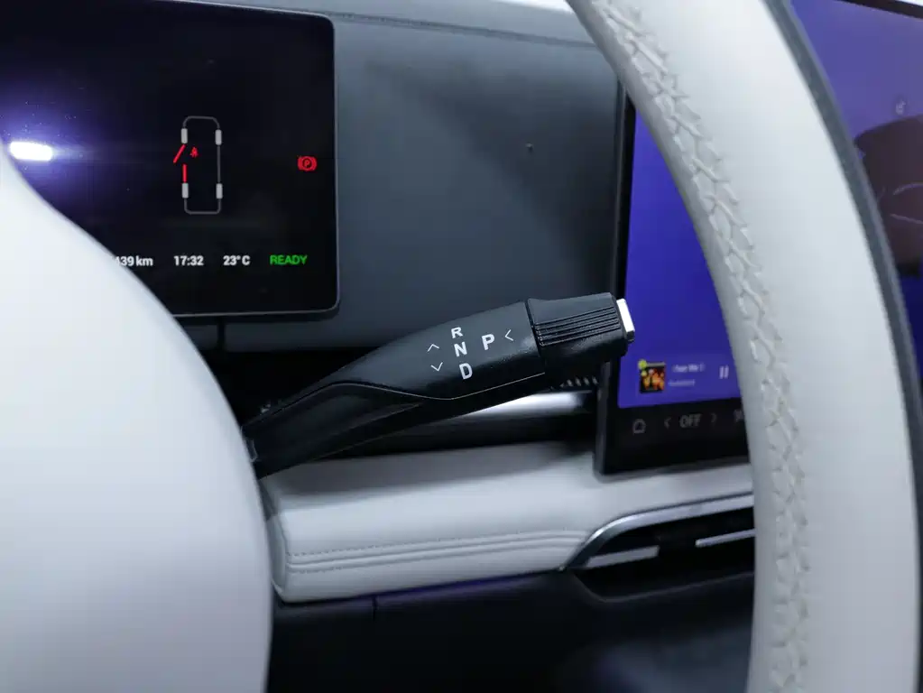 Lantu Automobile Lantu Dreamer 2025 PHEV AWD Flagship Kunpeng Edition 2025 - thumbnail 19