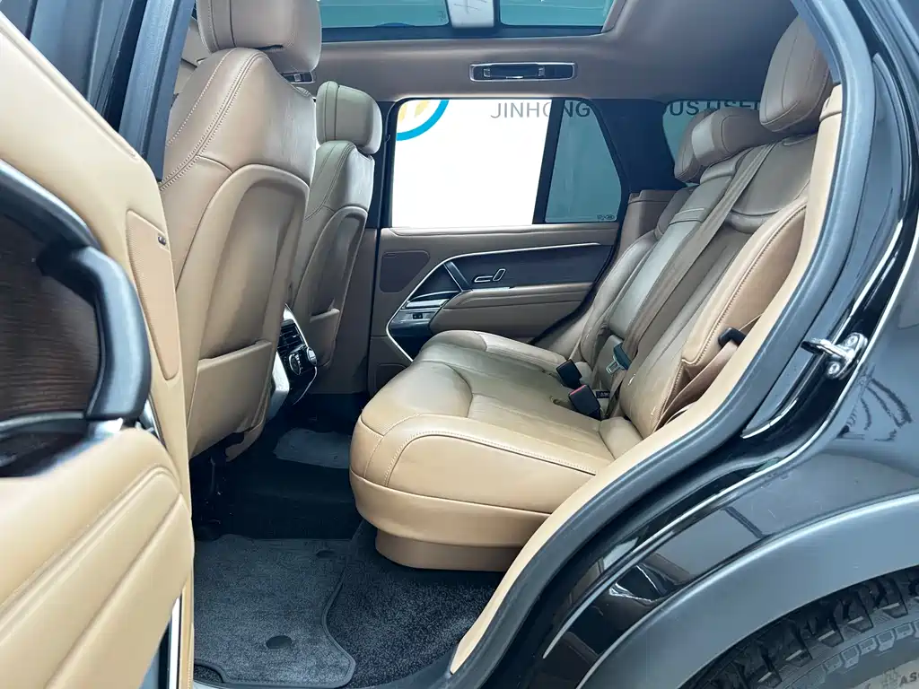 Land Rover Range Rover 2024 3.0 L6 360PS Vogue Edition 2024 - thumbnail 11