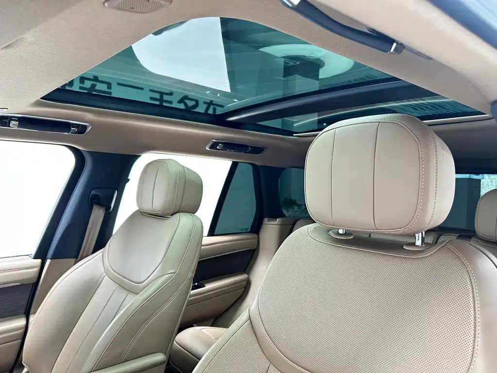 Land Rover Range Rover 2024 3.0 L6 360PS Vogue Edition 2024 - thumbnail 17