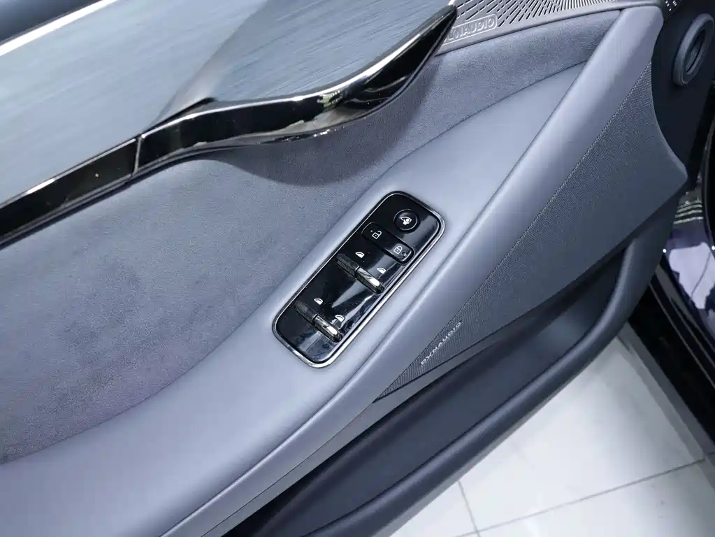 Lantu Auto Lantu Zhui Guang 2024 PHEV AWD Ultra Long Range Flagship Edition 2024 - thumbnail 7
