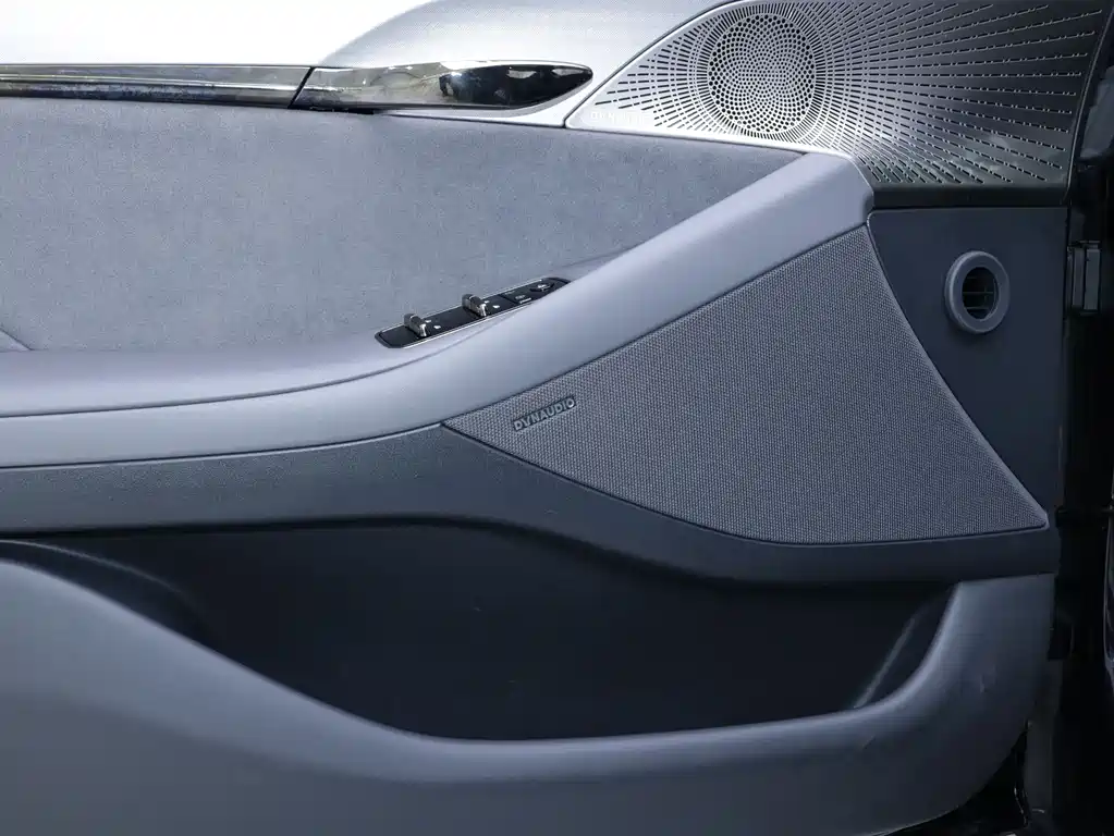 Lantu Auto Lantu Zhui Guang 2024 PHEV AWD Ultra Long Range Flagship Edition 2024 - thumbnail 8