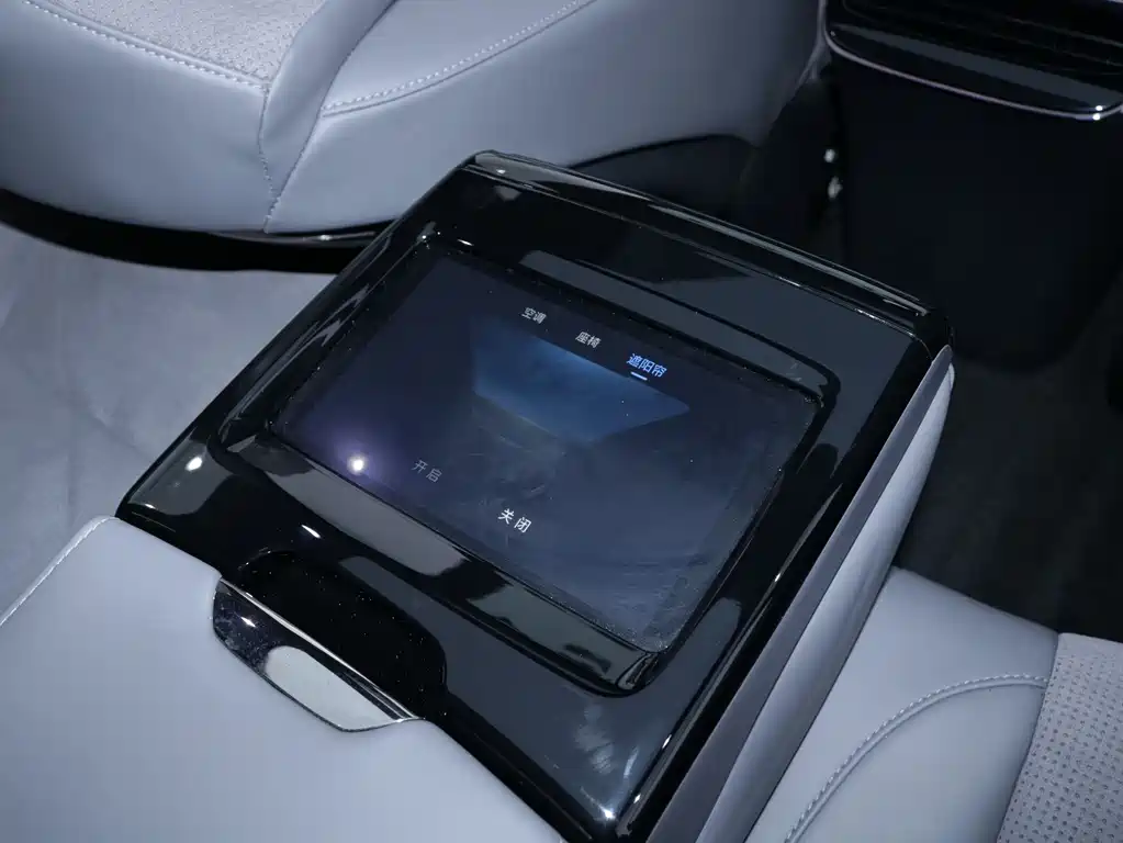 Lantu Auto Lantu Zhui Guang 2024 PHEV AWD Ultra Long Range Flagship Edition 2024 - thumbnail 23