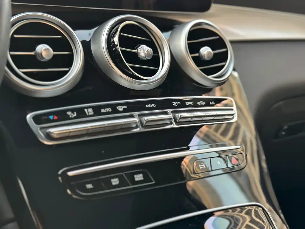 Mercedes-Benz Mercedes-Benz GLC 2020 Facelift GLC 260 L 4MATIC Sport Edition 2020 - thumbnail 6