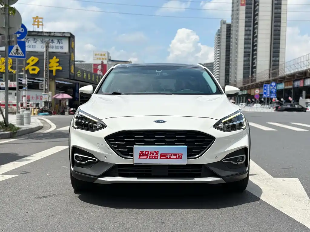 Ford Ford Focus Active 2021 EcoBoost 180 Automatic Trend Edition 2021 - thumbnail 2