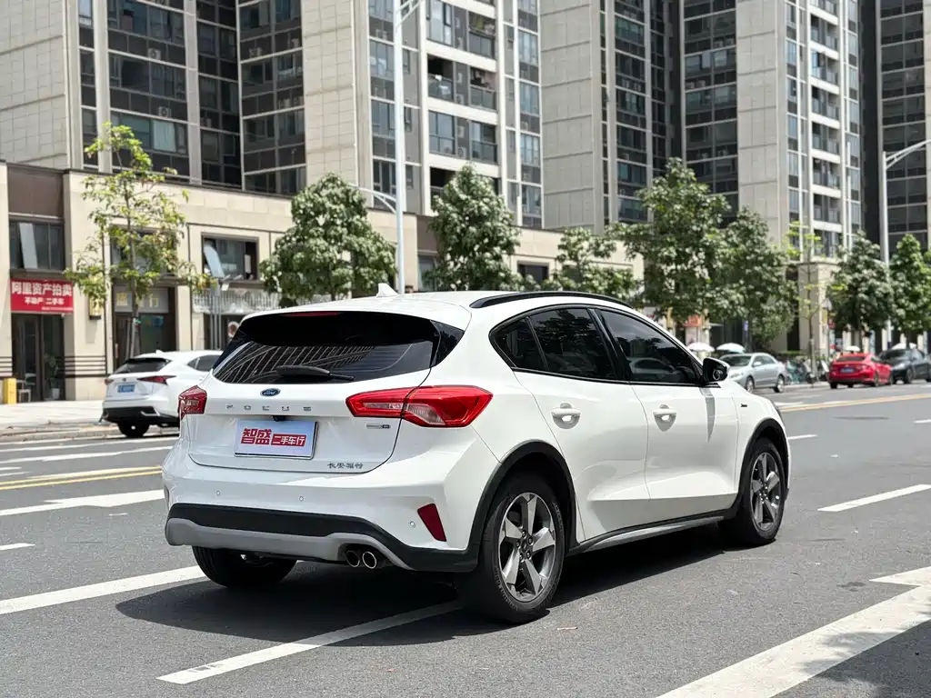 Ford Ford Focus Active 2021 EcoBoost 180 Automatic Trend Edition 2021 - thumbnail 3