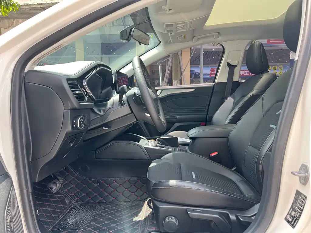 Ford Ford Focus Active 2021 EcoBoost 180 Automatic Trend Edition 2021 - thumbnail 5