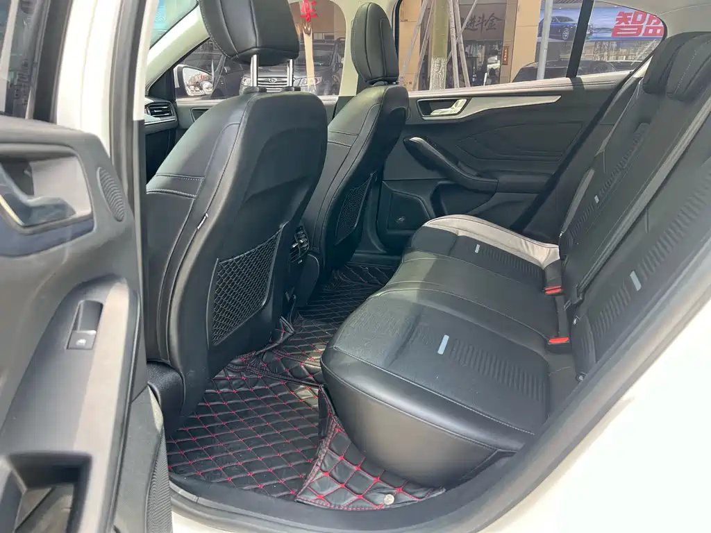 Ford Ford Focus Active 2021 EcoBoost 180 Automatic Trend Edition 2021 - thumbnail 6