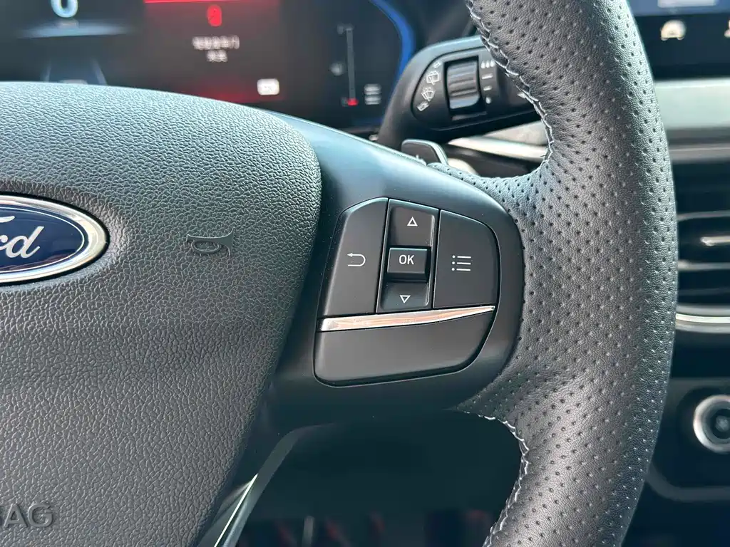 Ford Ford Focus Active 2021 EcoBoost 180 Automatic Trend Edition 2021 - thumbnail 11