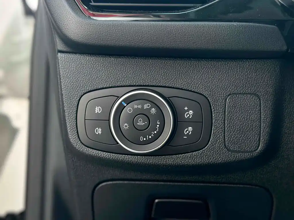Ford Ford Focus Active 2021 EcoBoost 180 Automatic Trend Edition 2021 - thumbnail 14