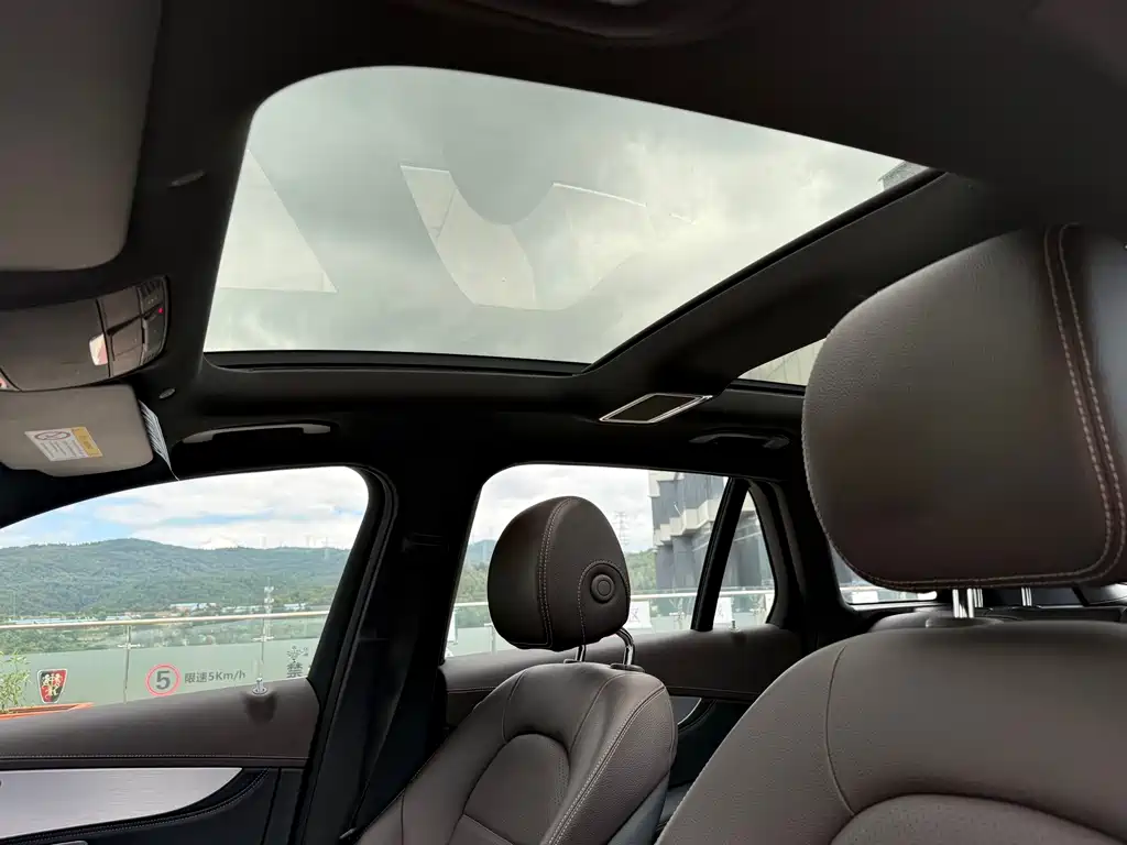 Mercedes-Benz Mercedes-Benz GLC 2020 GLC 260 L 4MATIC Dynamic Model 2019 - thumbnail 29