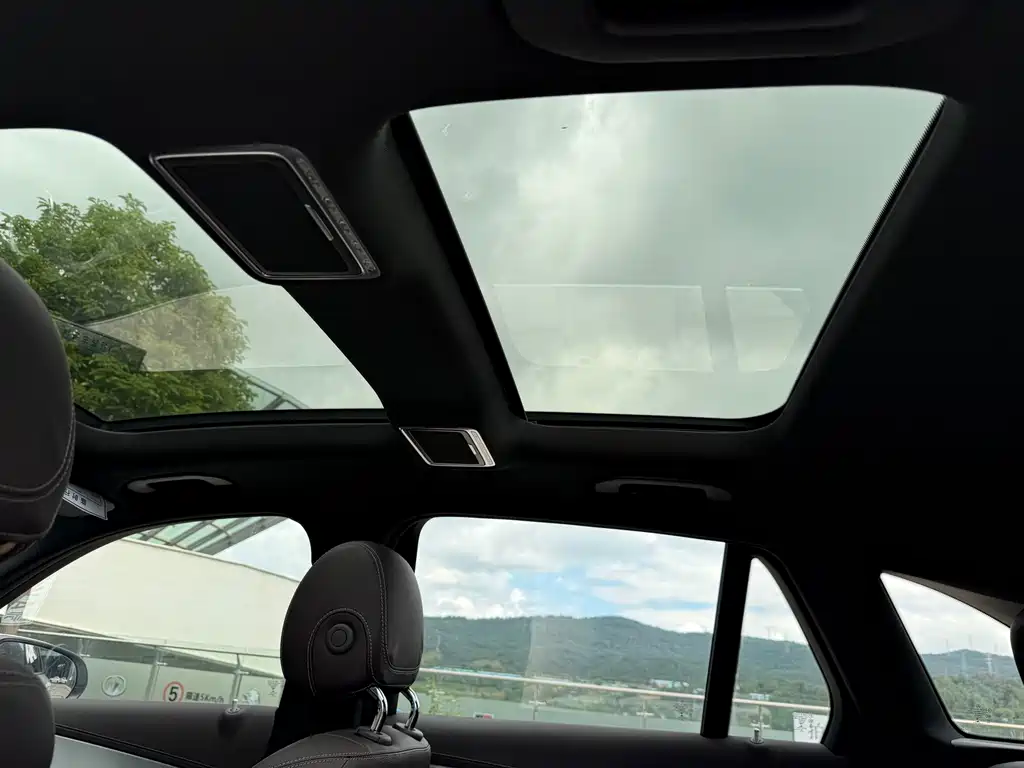 Mercedes-Benz Mercedes-Benz GLC 2020 GLC 260 L 4MATIC Dynamic Model 2019 - thumbnail 30