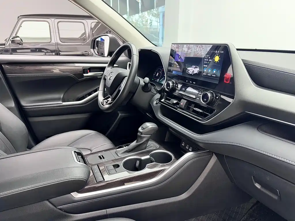 Toyota Toyota Highlander 2024 2.5L Intelligent Electric Hybrid Two-Wheel Drive Premium Edition 7-Seat 2024 - thumbnail 10