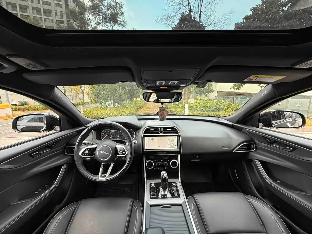 Jaguar Jaguar XEL 2022 2.0T 200PS R-DYNAMIC Youth Sport Edition 2022 - thumbnail 5