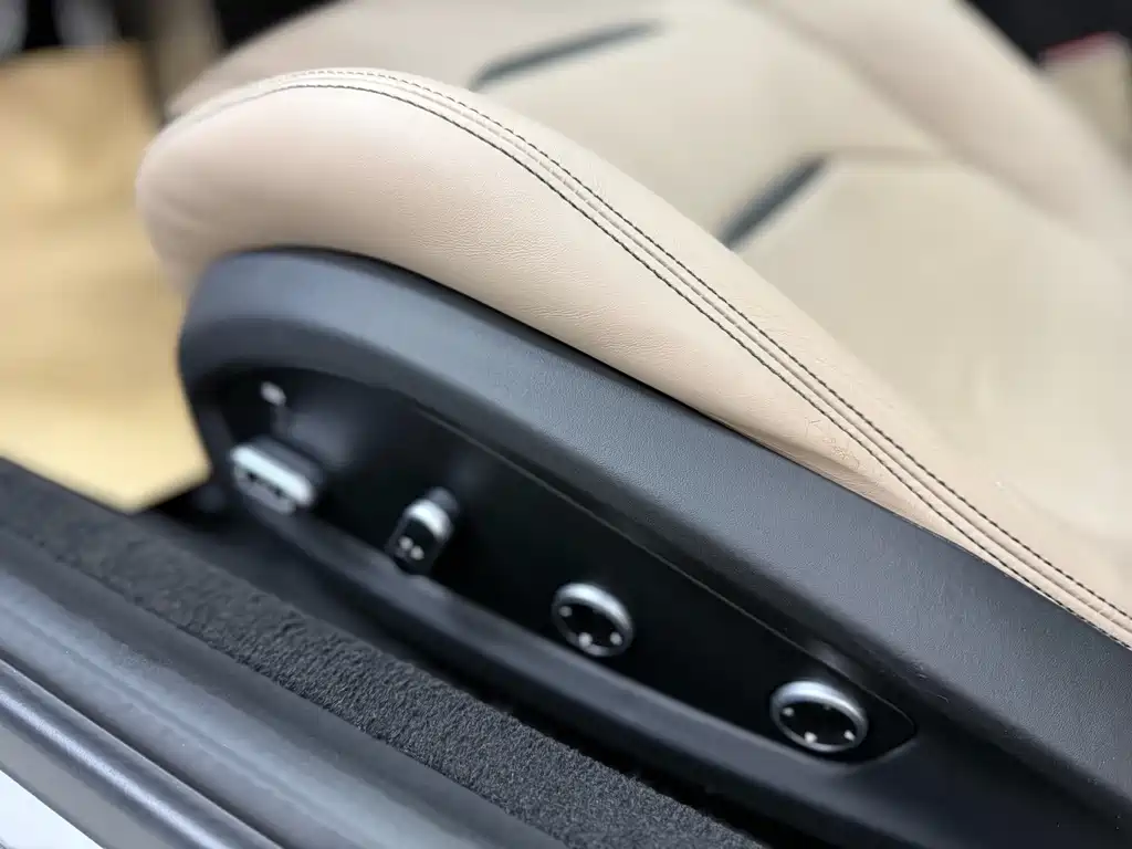 Ferrari Ferrari GTC4Lusso 2016 6.3L V12 2016 - thumbnail 16
