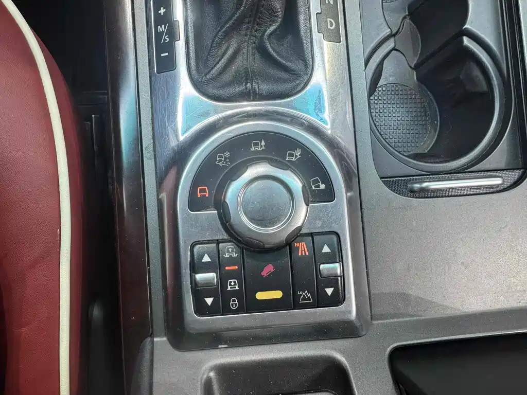 Land Rover Range Rover 2012 5.0L V8 NA 2012 - thumbnail 11