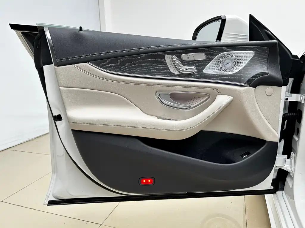 Mercedes-Benz Mercedes-Benz CLS 2023 Facelift CLS 300 AMG Line 2024 - thumbnail 4