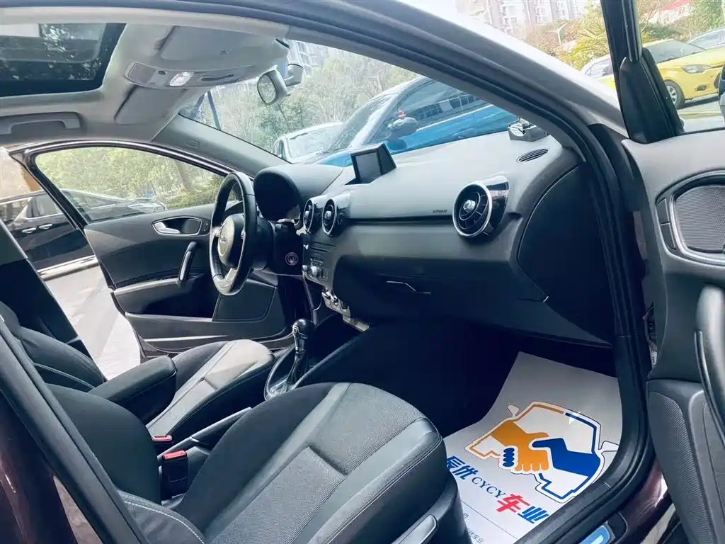 Audi Audi A1 2014 30 TFSI Sportback Comfort Line 2013 - thumbnail 9