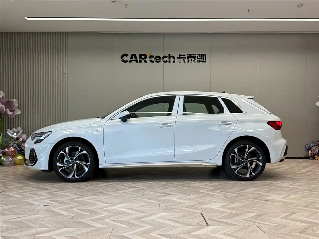 Audi Audi A3 2025 Sportback 35 TFSI Premium Plus 2026 - thumbnail 9