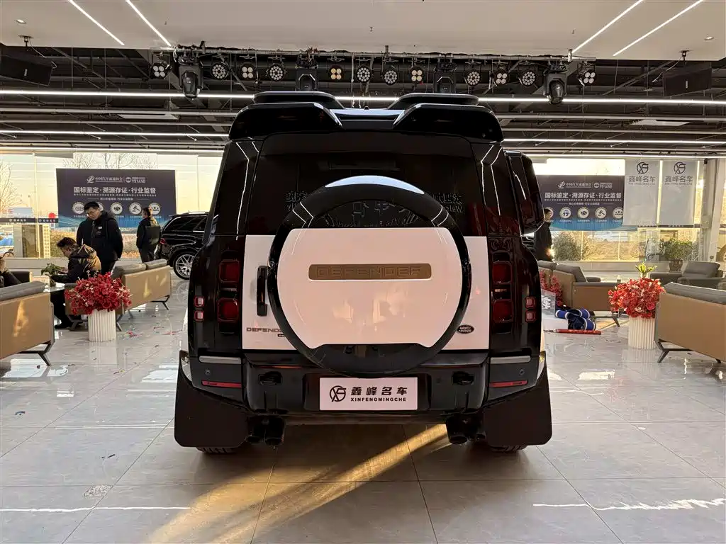 Land Rover Land Rover Defender 2024 110 3.0T P400 X-DYNAMIC HSE 2023 - thumbnail 5
