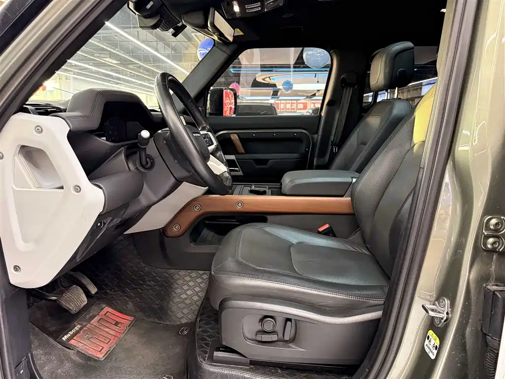 Land Rover Land Rover Defender 2024 110 3.0T P400 X-DYNAMIC HSE 2023 - thumbnail 9