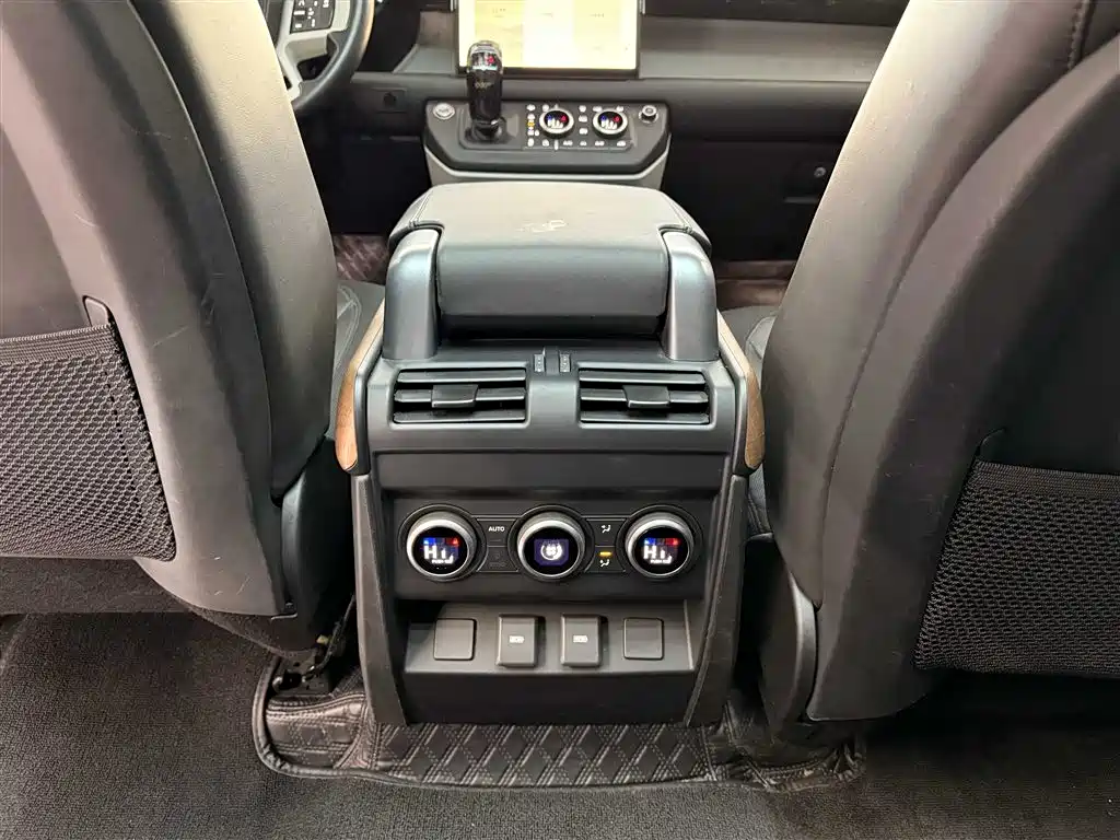 Land Rover Land Rover Defender 2024 110 3.0T P400 X-DYNAMIC HSE 2023 - thumbnail 15
