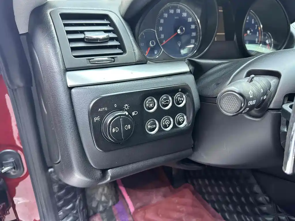 Maserati Maserati GranTurismo 2009 4.7L Sport Automatic 2013 - thumbnail 7