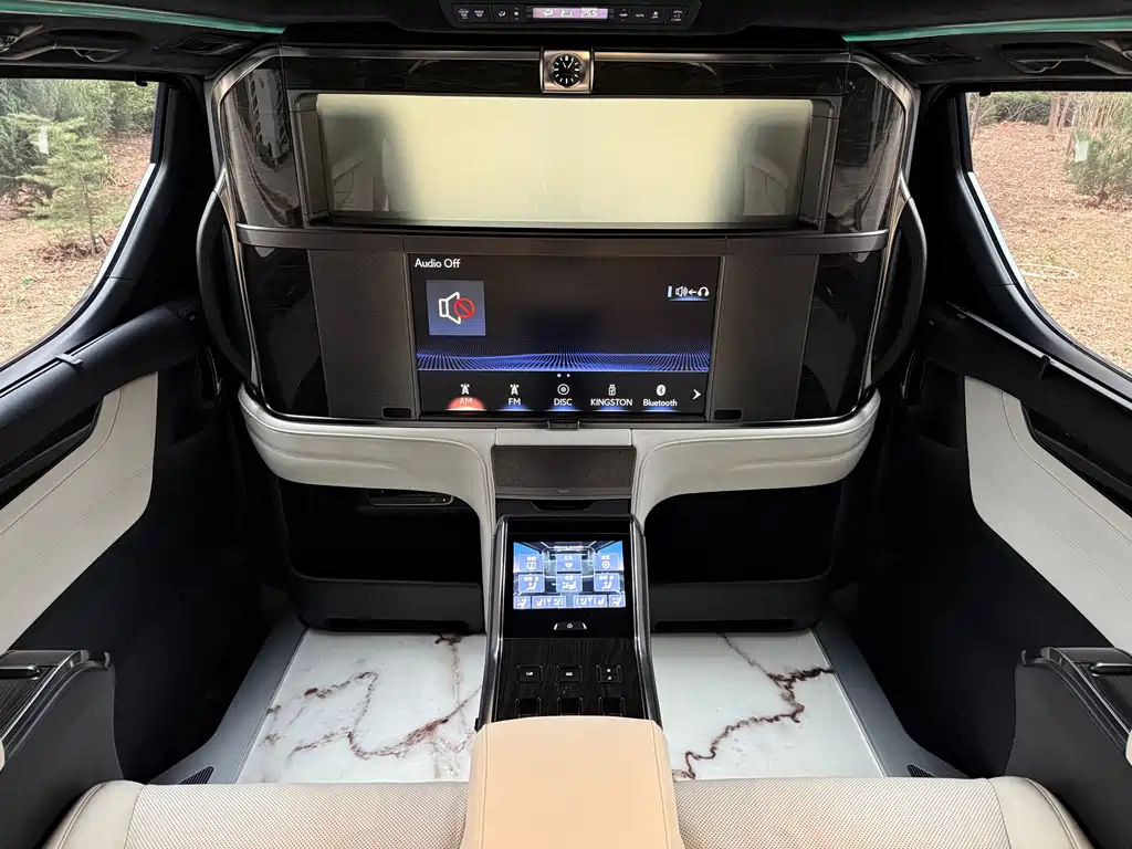 Lexus Lexus LM 300h Four-Seat Executive Version 2020 Model 2022 - thumbnail 17