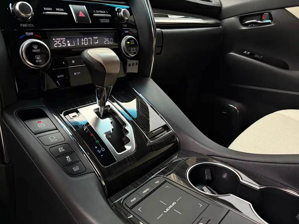Lexus Lexus LM 300h Four-Seat Executive Version 2020 Model 2022 - thumbnail 18