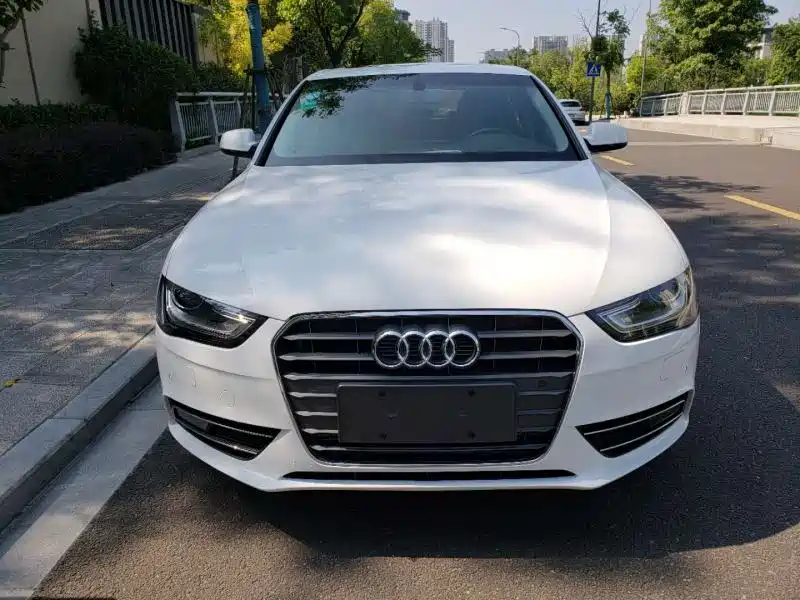 Audi Audi A4L 2013 35 TFSI Automatic Standard Model 2014 - thumbnail 2