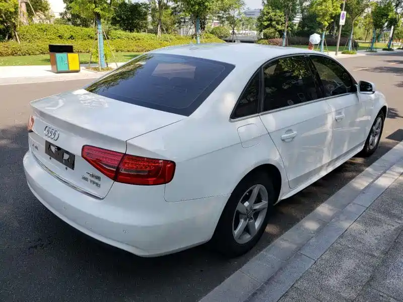 Audi Audi A4L 2013 35 TFSI Automatic Standard Model 2014 - thumbnail 4