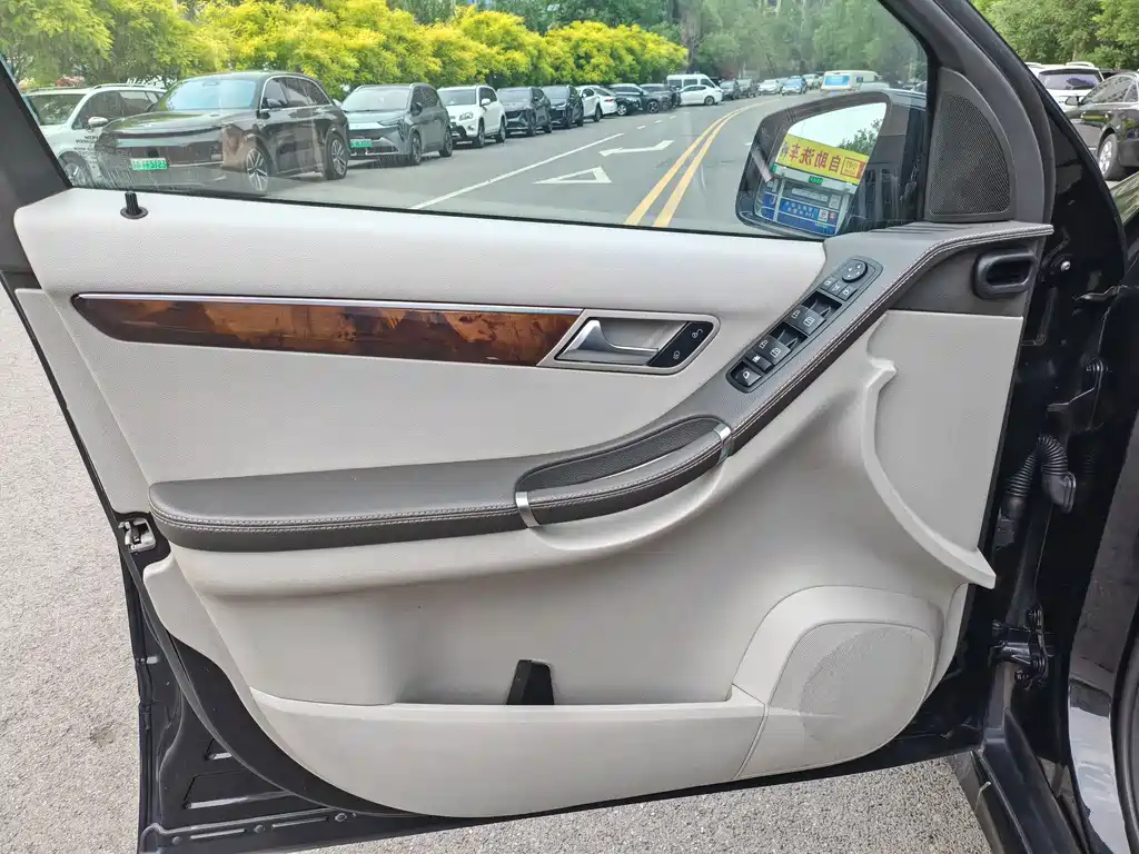 Mercedes-Benz Mercedes-Benz R-Class 2011 R 300 L Luxury 2012 - thumbnail 10