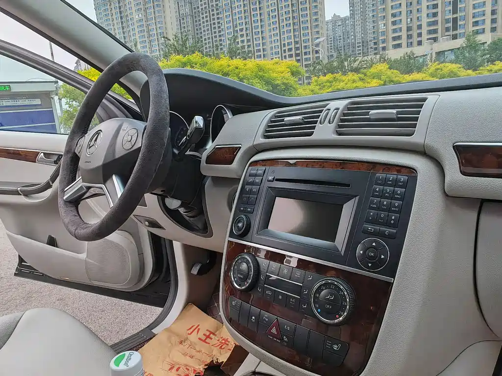 Mercedes-Benz Mercedes-Benz R-Class 2011 R 300 L Luxury 2012 - thumbnail 26