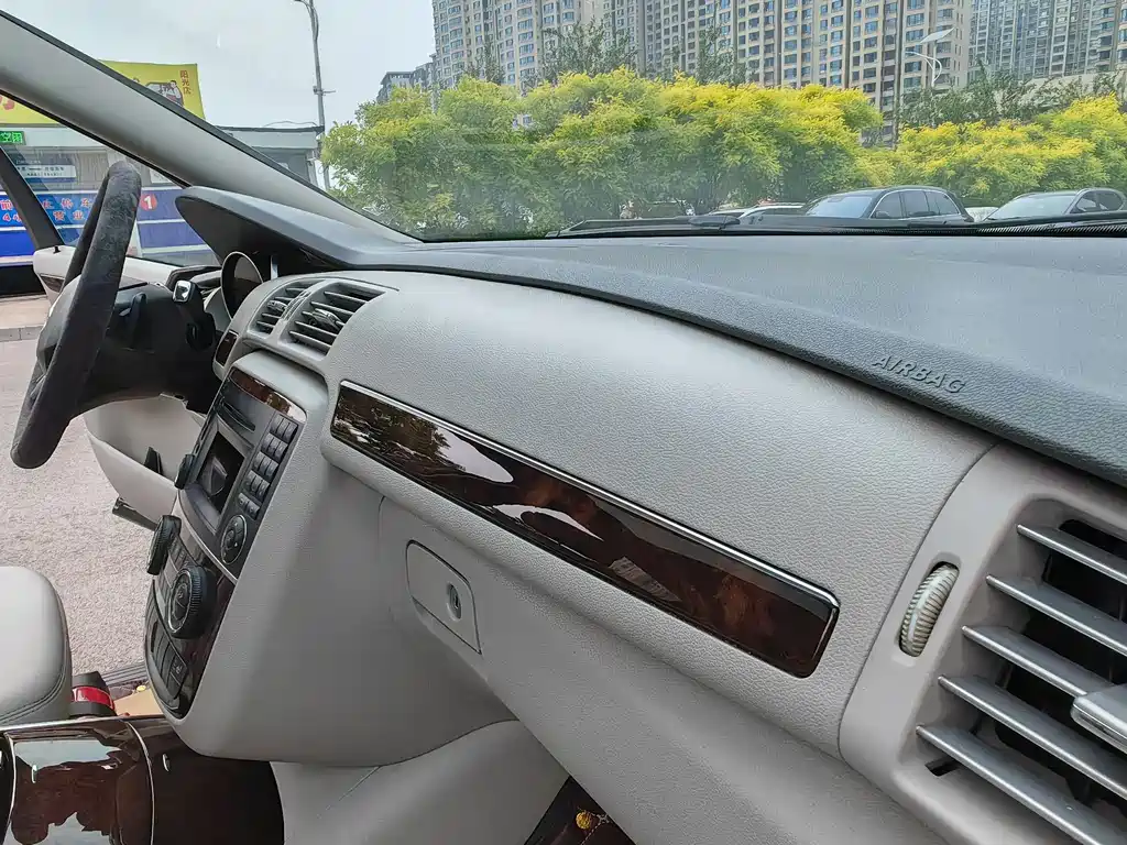 Mercedes-Benz Mercedes-Benz R-Class 2011 R 300 L Luxury 2012 - thumbnail 27