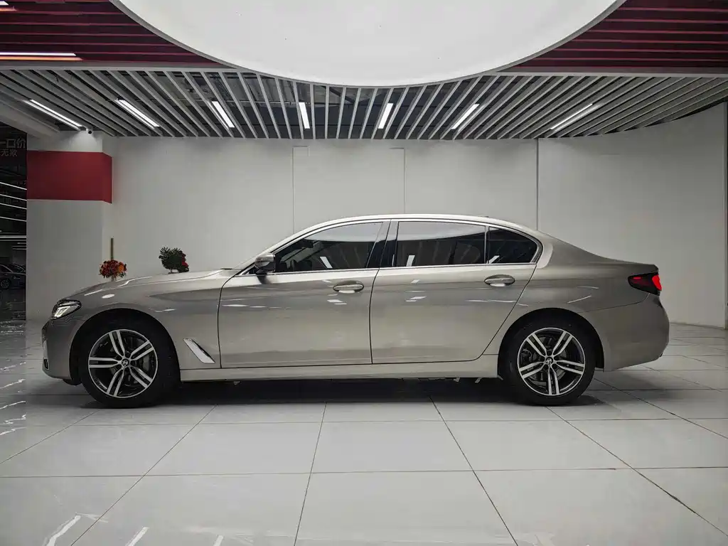 BMW BMW 5 Series 2023 530Li Leading Model Luxury Package 2023 - thumbnail 2
