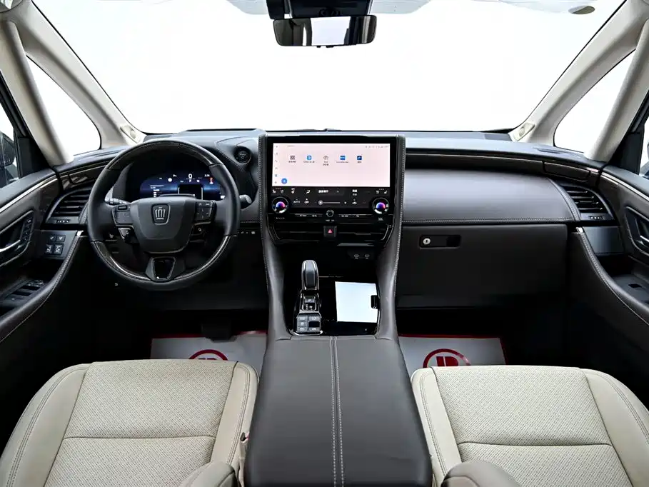 Toyota Alphard 2024 Crown Hybrid 2.5L Executive Premium Version 2026 - thumbnail 17