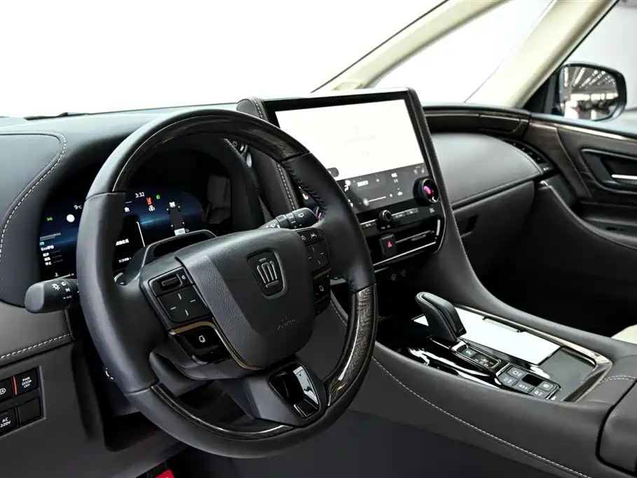 Toyota Alphard 2024 Crown Hybrid 2.5L Executive Premium Version 2026 - thumbnail 18