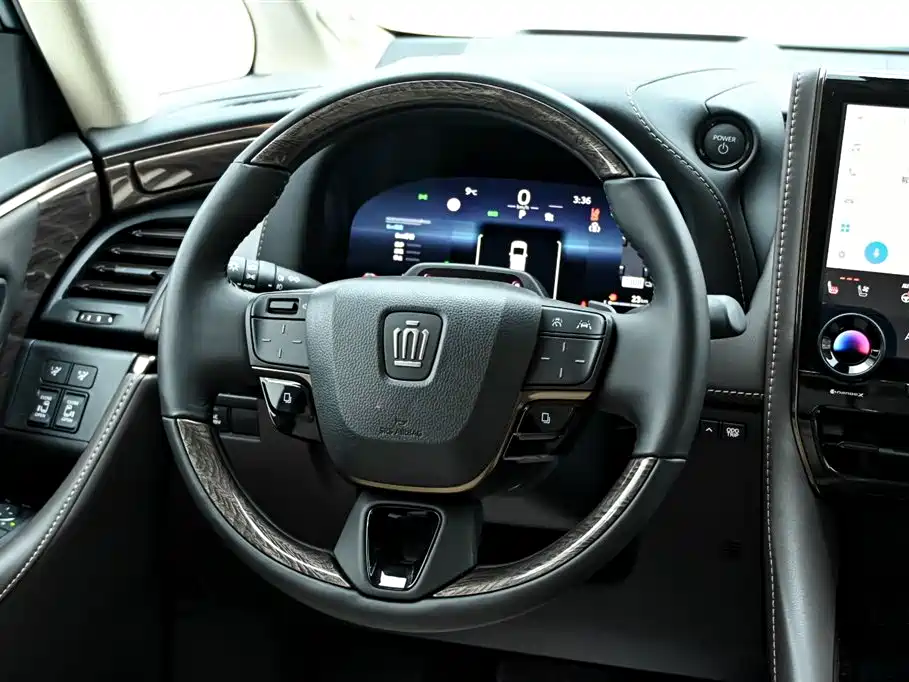 Toyota Alphard 2024 Crown Hybrid 2.5L Executive Premium Version 2026 - thumbnail 23