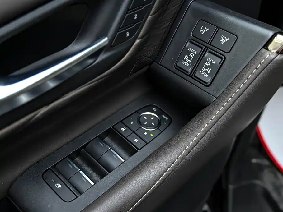 Toyota Alphard 2024 Crown Hybrid 2.5L Executive Premium Version 2026 - thumbnail 26