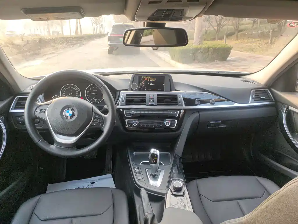 BMW BMW 3 Series 2016 316Li Fashion Edition 2016 - thumbnail 5