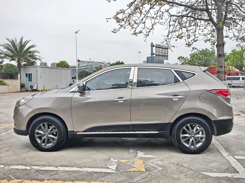 Hyundai Hyundai ix35 2013 2.0L Manual 2WD Comfort GL Model IV 2014 - thumbnail 4