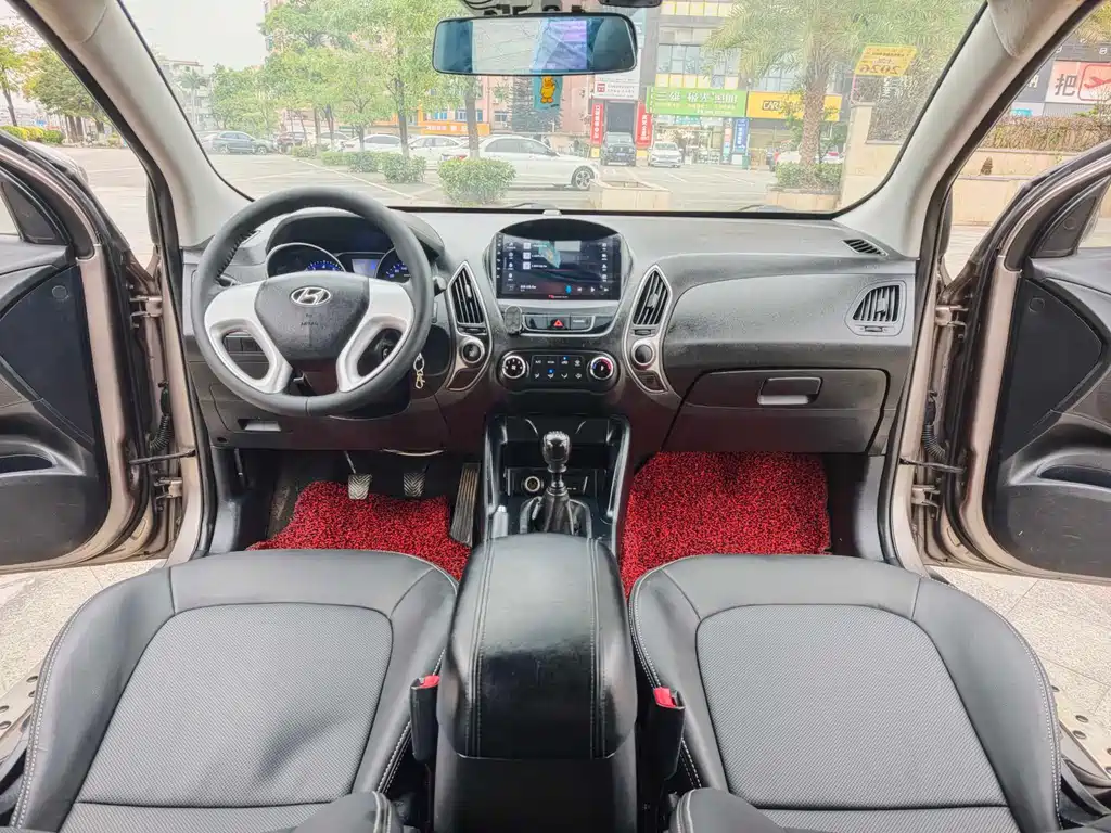 Hyundai Hyundai ix35 2013 2.0L Manual 2WD Comfort GL Model IV 2014 - thumbnail 12