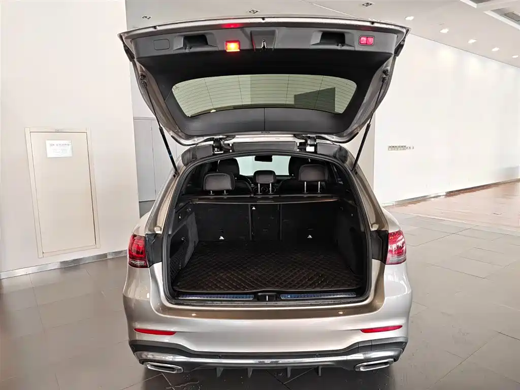 Mercedes-Benz Mercedes-Benz GLC 2020 GLC 300 L 4MATIC Sport Edition 2020 - thumbnail 5