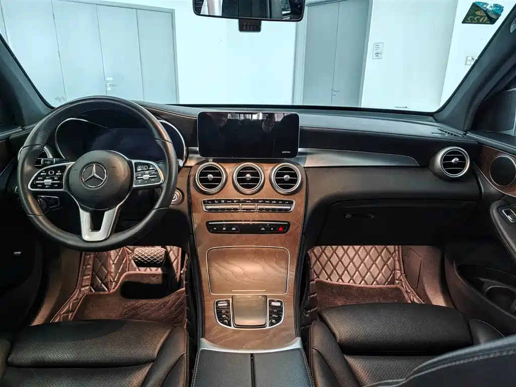Mercedes-Benz Mercedes-Benz GLC 2020 GLC 300 L 4MATIC Sport Edition 2020 - thumbnail 9
