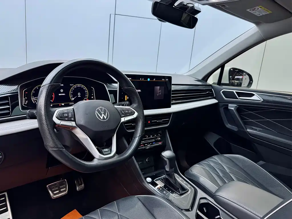 Volkswagen Tiguan L 2024 330TSI Automatic 2WD R-Line Premium Edition 2024 - thumbnail 26