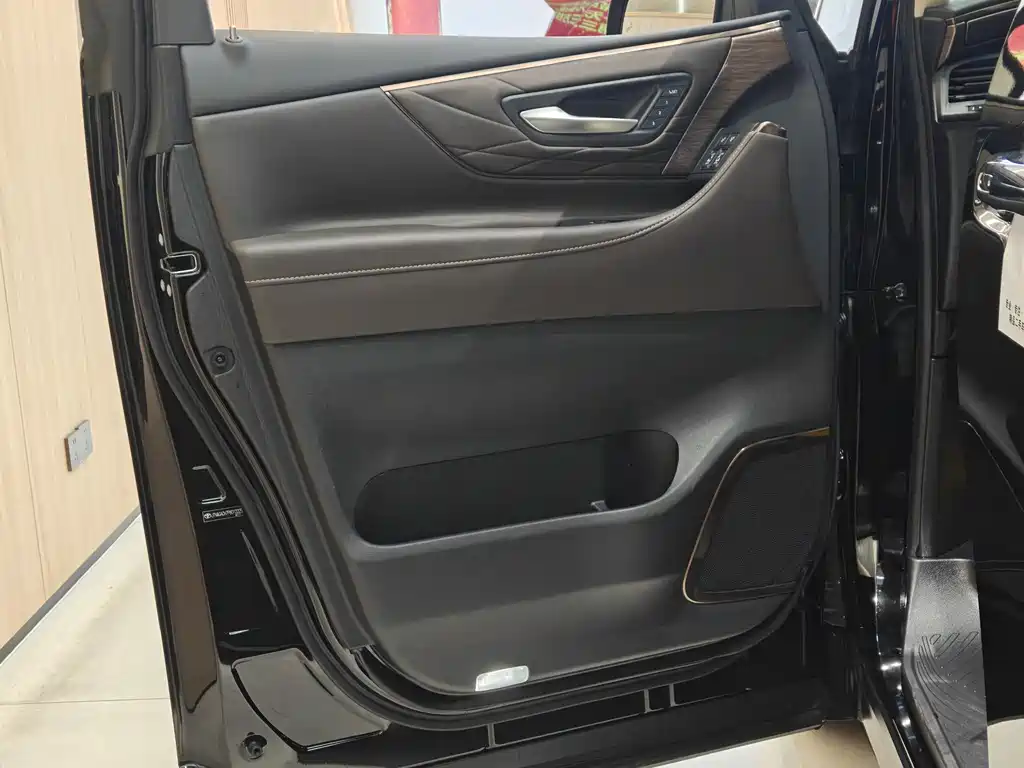 Toyota Alphard 2024 Crown Hybrid 2.5L Executive Premium Version 2024 - thumbnail 13